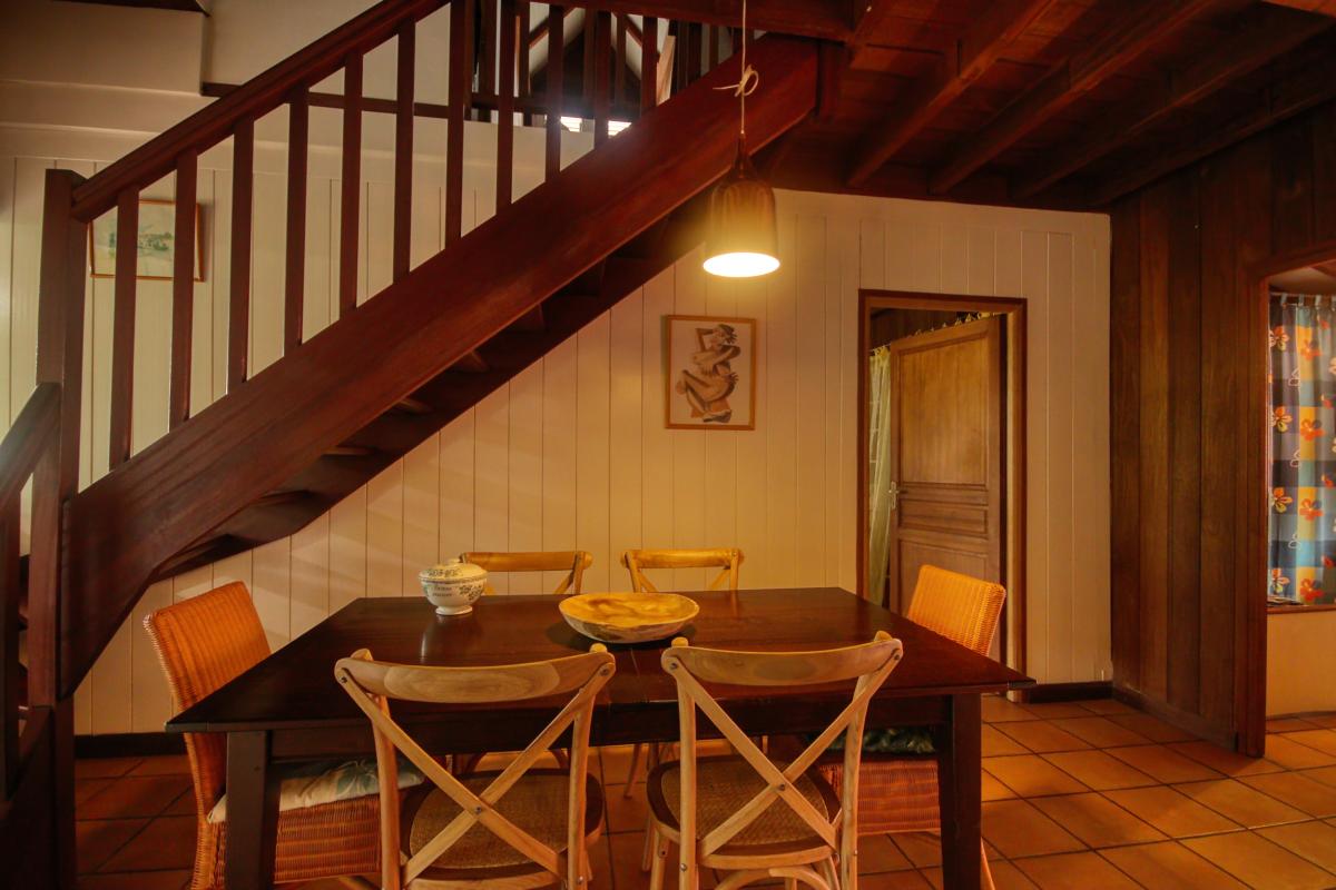 15 Villa rivière salée Martinique salon table à manger et chambre